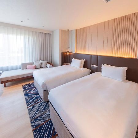 Hotel Springs Makuhari Premier Chiba Exterior photo