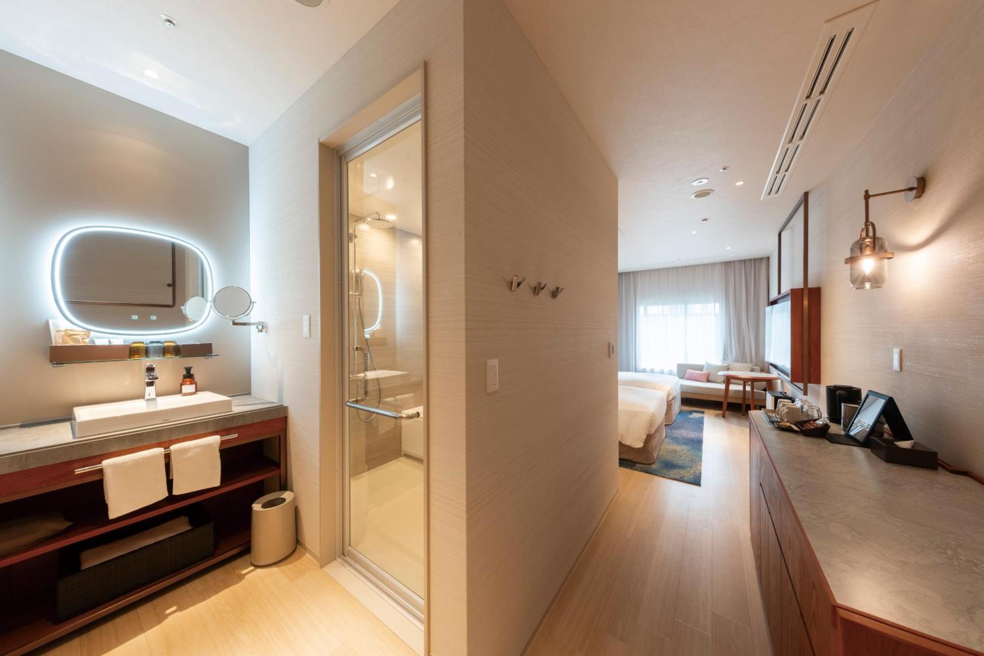 Hotel Springs Makuhari Premier Chiba Exterior photo