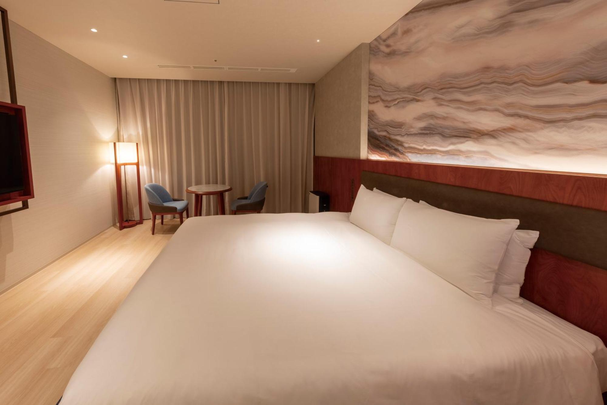 Hotel Springs Makuhari Premier Chiba Exterior photo