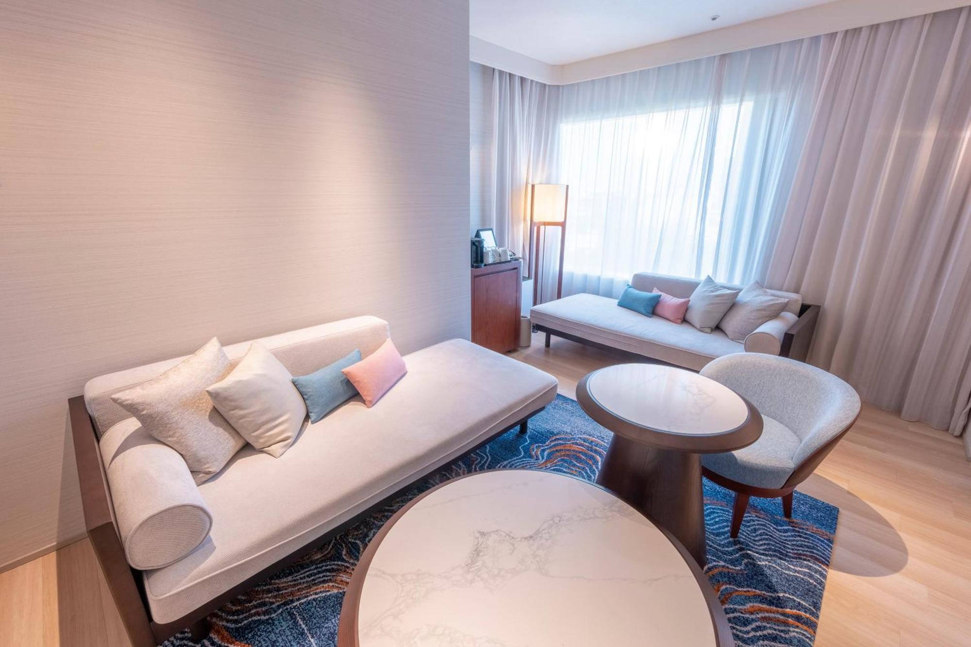 Hotel Springs Makuhari Premier Chiba Exterior photo